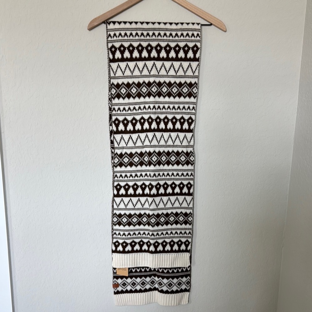FRYE AND CO. Geometric Knit Scarf in Brown and Cream